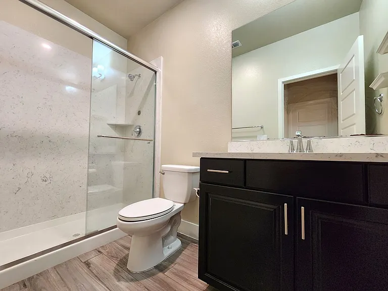 4549 Maple Crest St — Photo 12