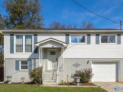 2607 Dry Creek Dr NW, Huntsville, AL, 35810