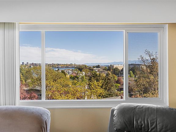 2nd image of 929 Esquimalt Rd #202