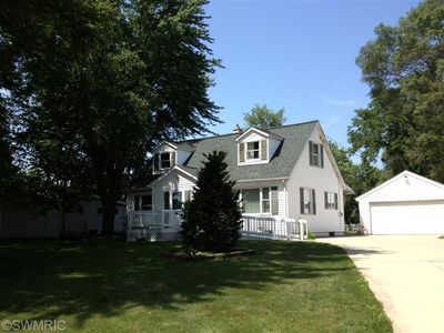 431 East Dr, Marshall, MI, 49068