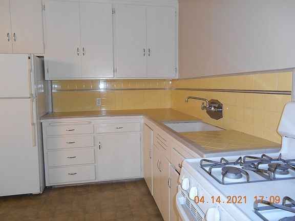 3rd image of 679 Hillside Blvd