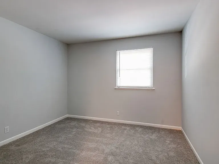 420 Walton Ln — Photo 4