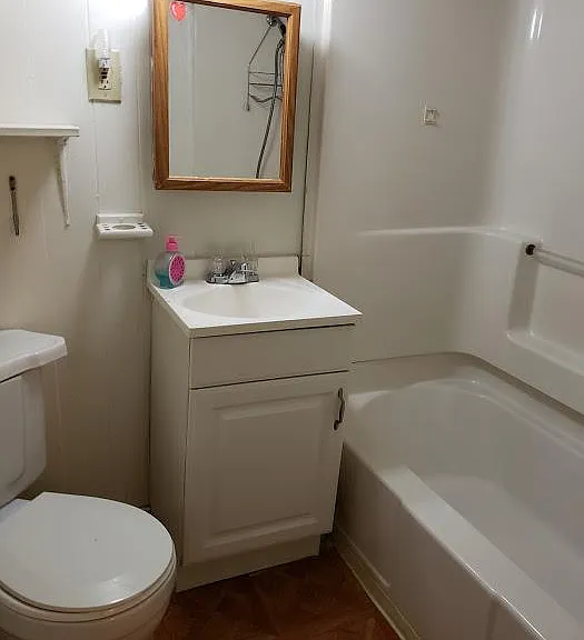 704 McMasters Ave — Photo 4