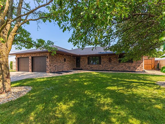 2nd image of 1413 Bethany Ln
