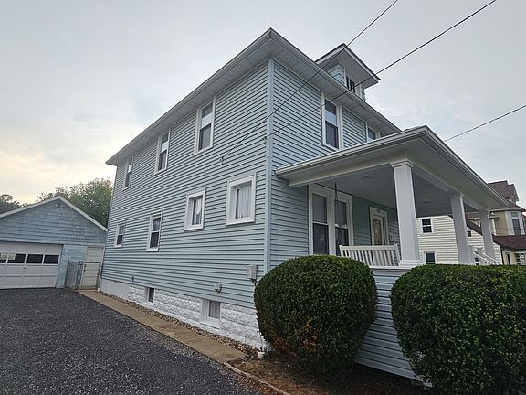 2nd image of 907 Dudley St