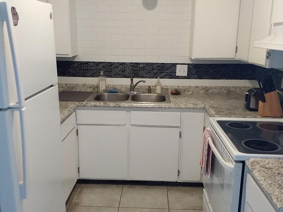 2nd image of 3130 Eccles Ave