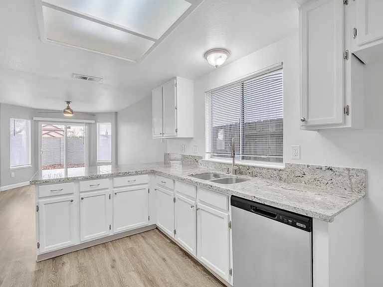 244 Delta Leaf Way — Photo 11