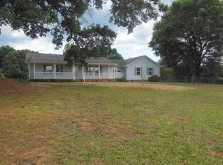 8 Golden Ln, Piedmont, SC 29673