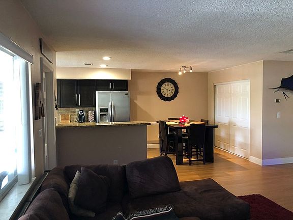 4th image of 2109 NE 68th St APT 206