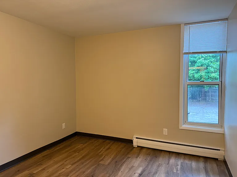 405 10th Ave N #203 — Photo 13