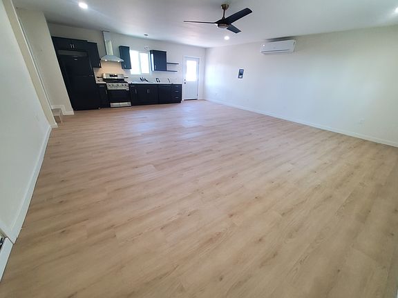 3rd image of 104 Westdale Ct