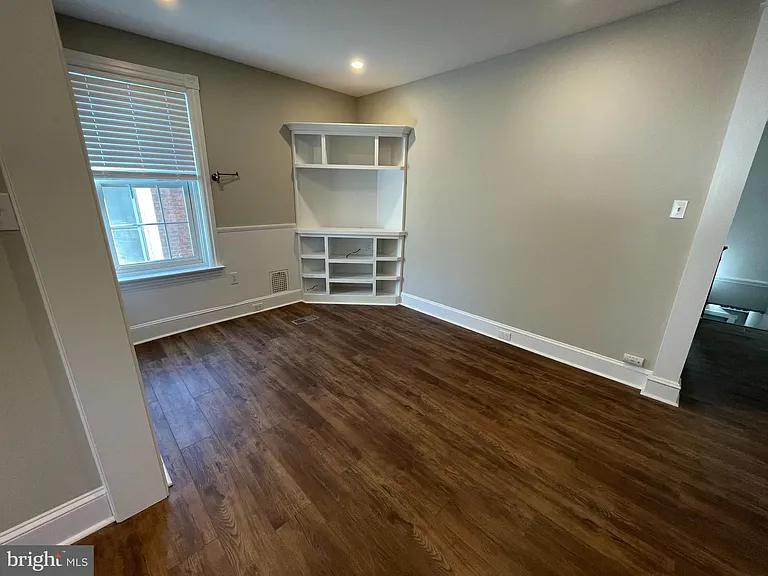 303 S Olive St #1 — Photo 6