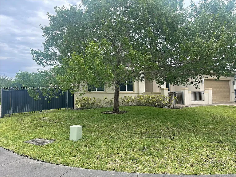 19701 SW 84th Ct — Photo 5