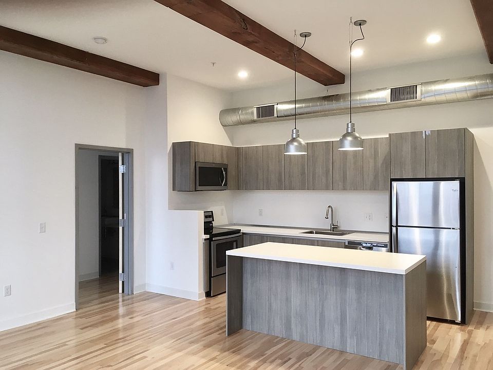 1st image of 36 Cromwell St #211