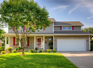 9109 Alpine Dr, Urbandale, IA 50322