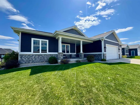 2020 Goldfinch Ln, Sauk City, WI 53583
