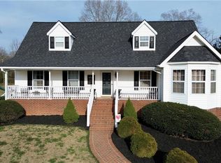 4003 Daisy Dr, Hamptonville, NC 27020