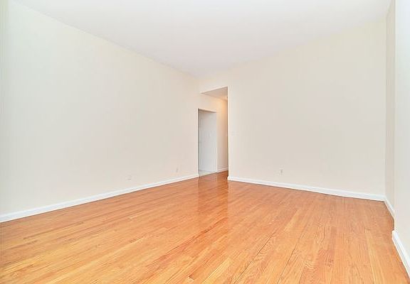 4th image of 306 E 91st St APT 3E
