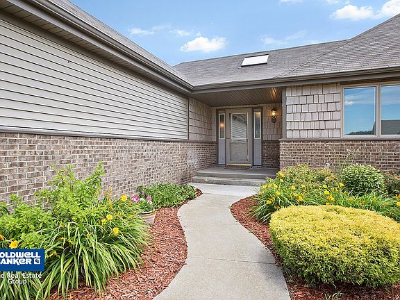 3rd image of 1570 Carver Cir