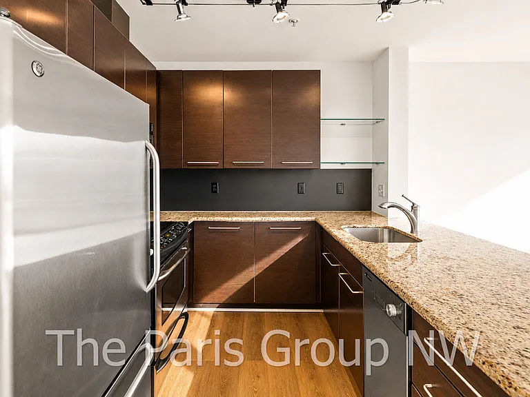 1420 E Pine St #E706 — Photo 13
