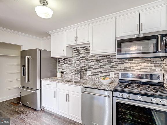4th image of 517 N Armistead St APT 303