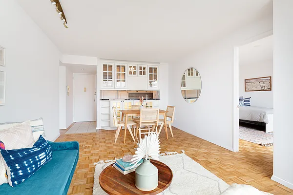 Rented by Brown Harris Stevens | media 16