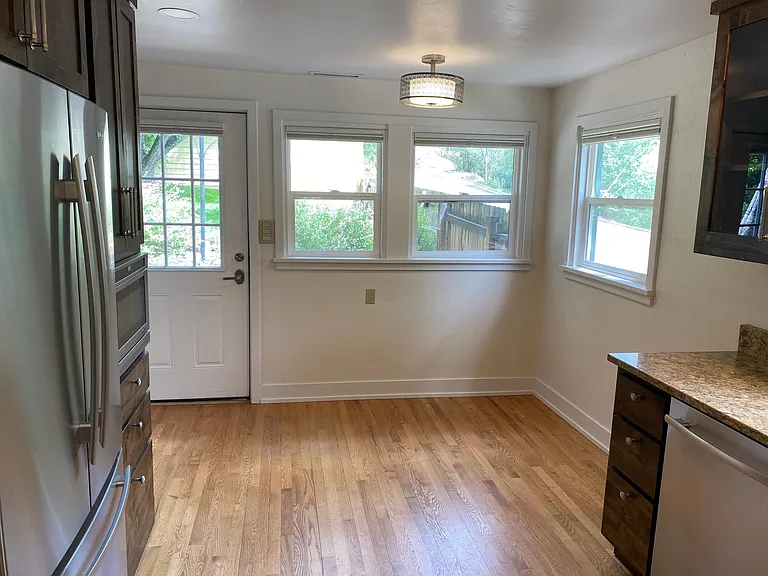 1004 E 5th Ave — Photo 14
