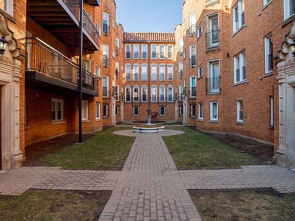 3rd image of 1642 W Greenleaf Ave APT 1N