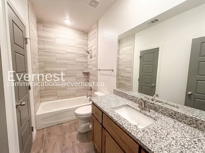 2231 Hornbeam St — Photo 12