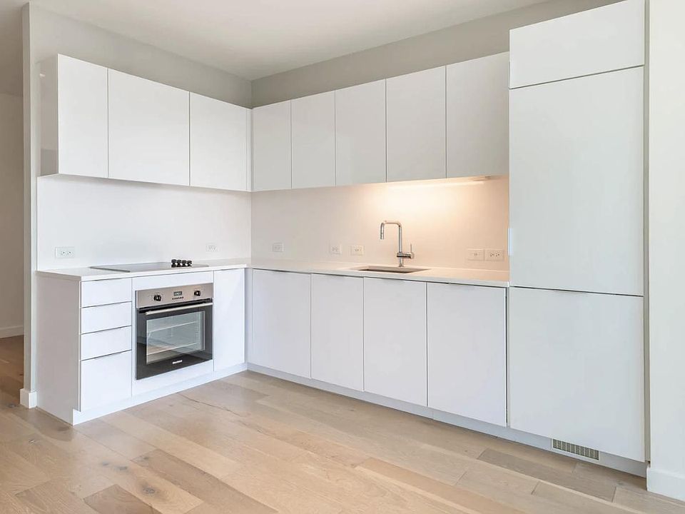 2nd image of 1200 Washington St #410