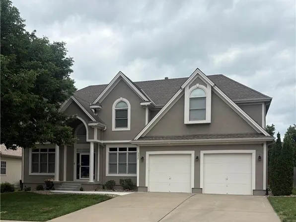 3836 SW Boulder Dr, Lees Summit, MO 64082