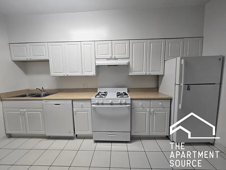 558 Elmwood Ave #1 — Photo 6