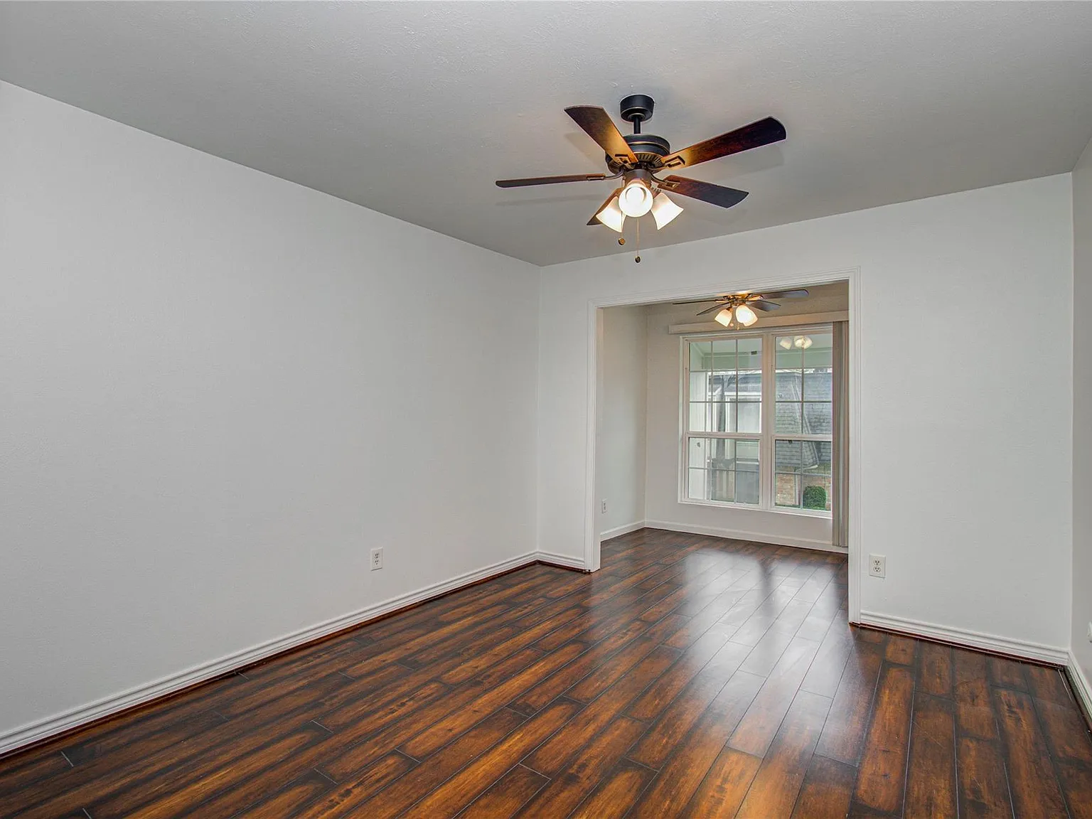 2 bed, 2.0 bath, 1052 sqft, $1,900 — Photo 3