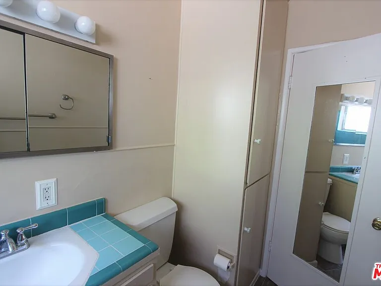 380 Pershing Dr — Photo 13