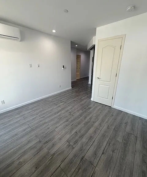 7302 Woodside Ave #2G — Photo 5