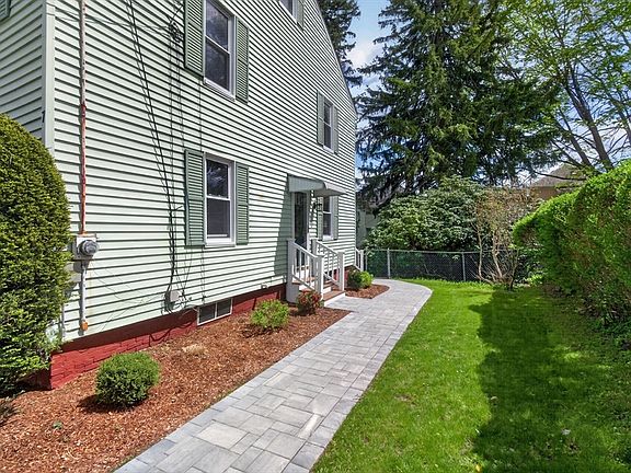 2nd image of 7 E Greenwood St