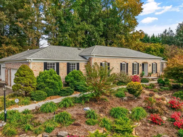 902 Ruffian Ln, Knoxville, TN 37923