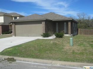 188 Falcon Dr, Luling, TX 78648