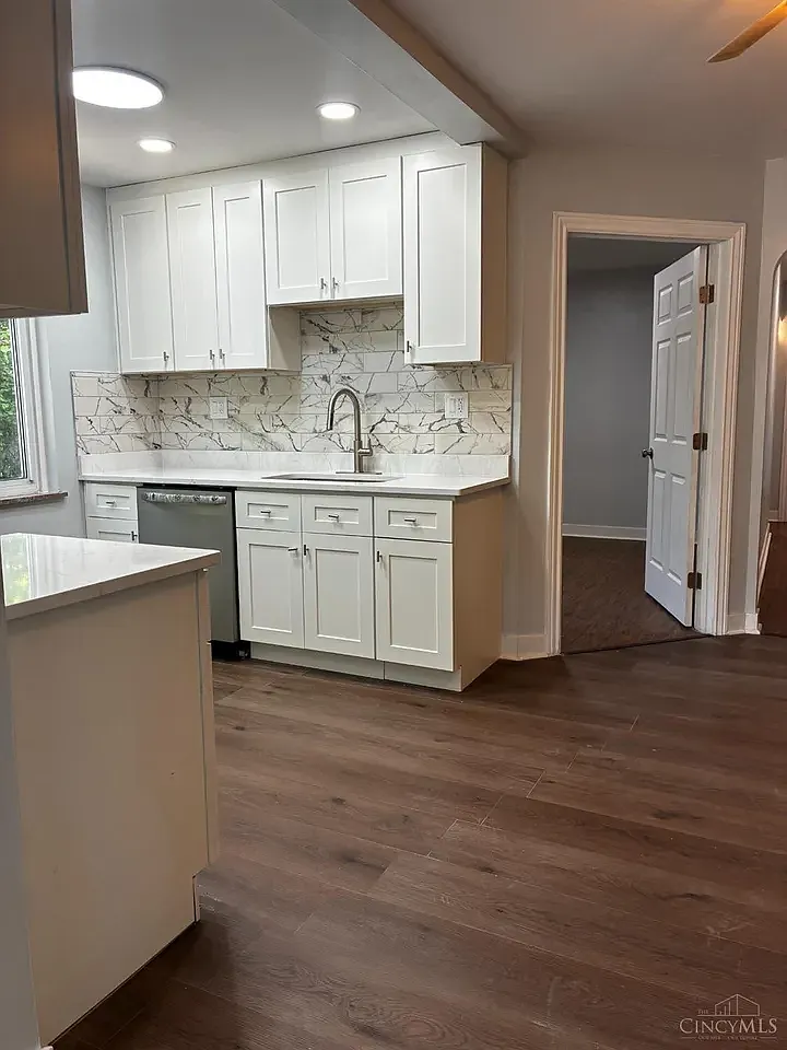 2 bed, 950 sqft, $1,650 — Photo 2