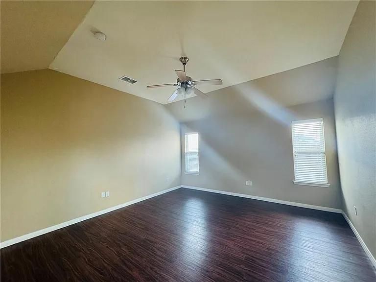 7541 Exeter — Photo 10