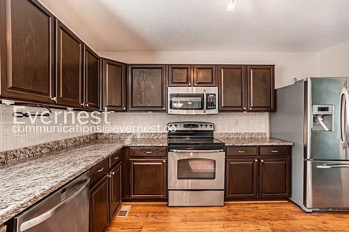 7255 Pine Hills Way — Photo 3