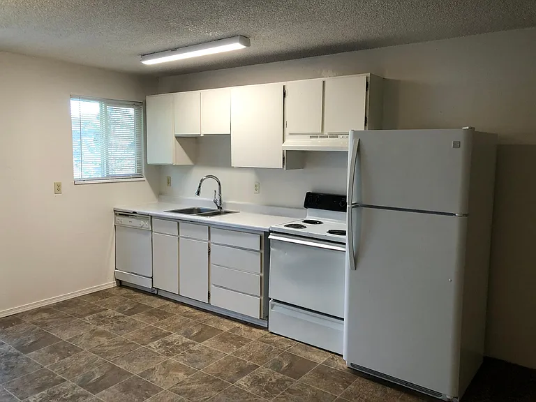 500 NE Maiden Ln #2 — Photo 4