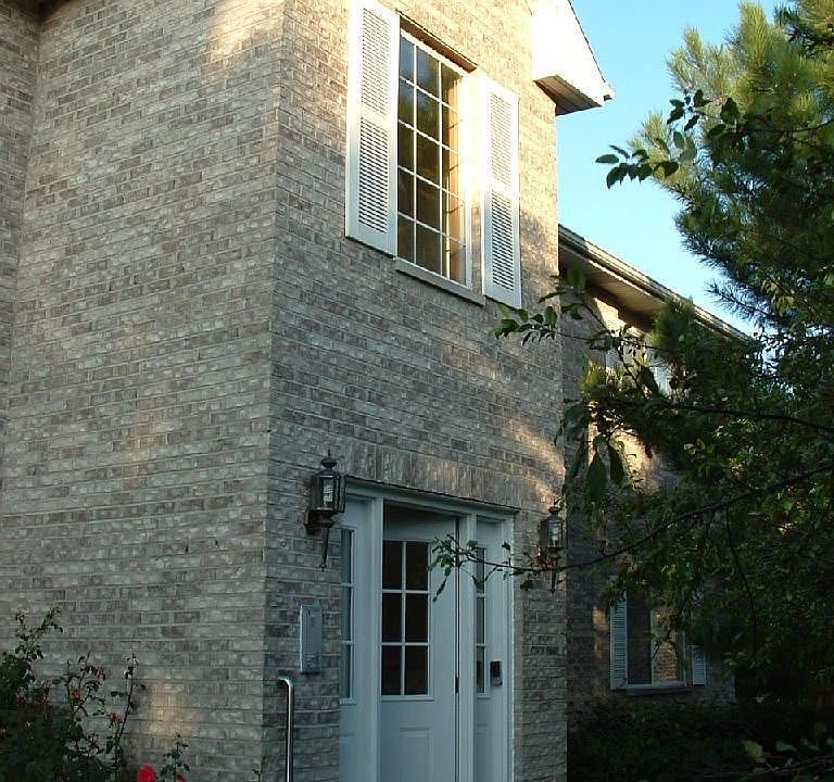 1st image of 327 Stonington Pl