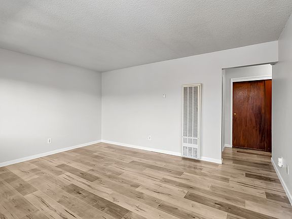 4th image of 1616 Jefferson St APT 18