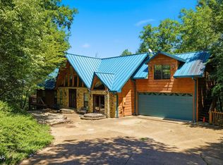 201 Clear Point Ln, Pigeon Forge, TN 37863