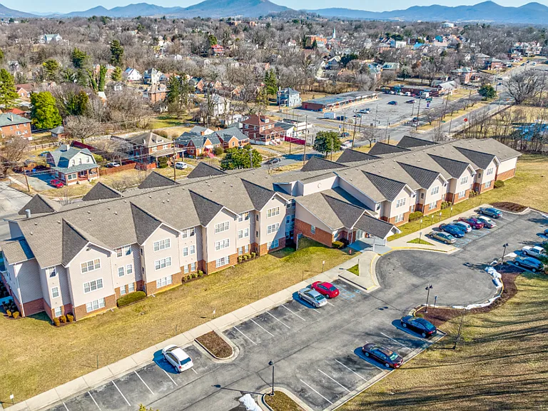 Blue Ridge Village Apartments — Photo 17