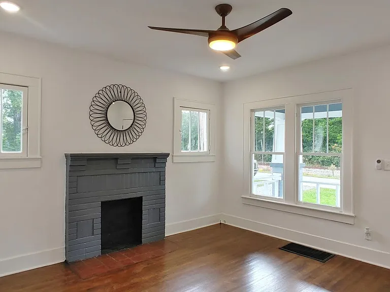 2123 Lyndon Ave — Photo 3