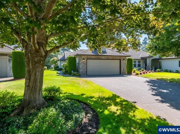 702 Castle Pines Dr N, Keizer, OR 97303