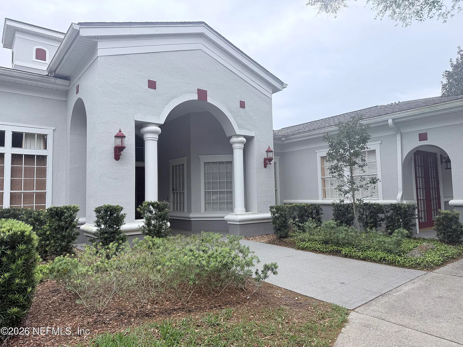 2 bed, 2.0 bath, 1077 sqft, $1,375 — Photo 2