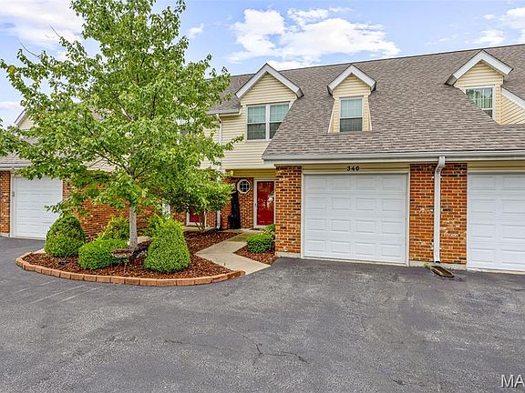 3rd image of 340 Devonshire Ct #D
